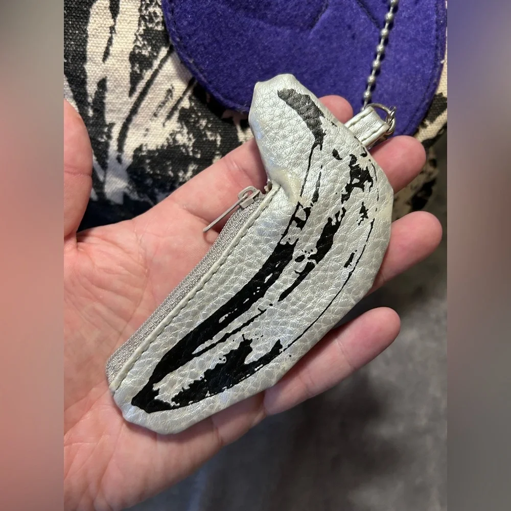 Andy Warhol x NY Visual Arts Floral Felt Tote w/ Banana Wallet - Picture 6 of 12